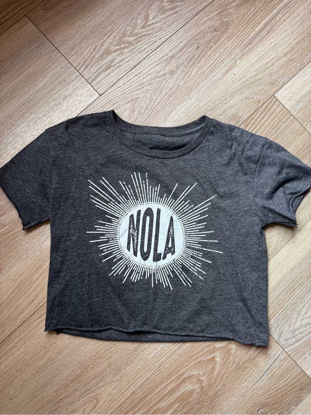 NOLA Graphic Crop Tee - Charcoal